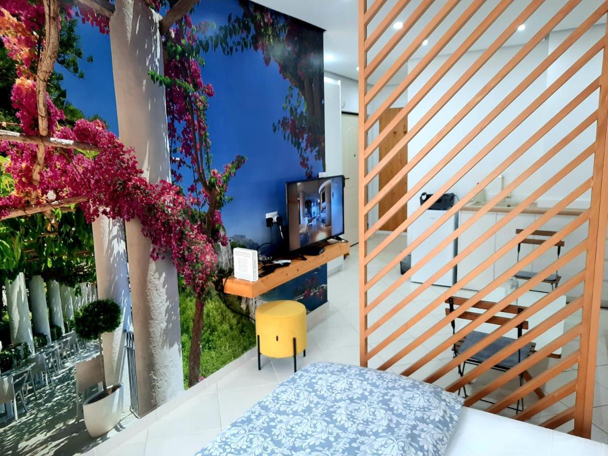 Saranda Promenade Apts Exteriör bild